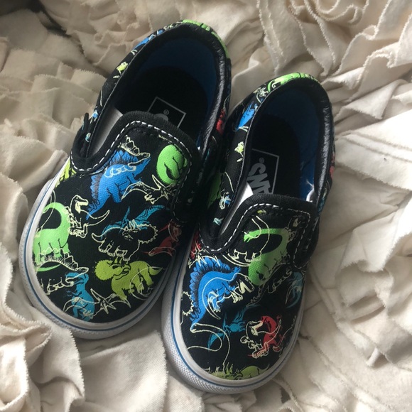 toddler vans dinosaur